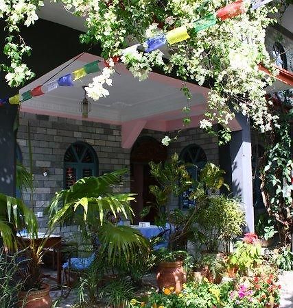 Sacred Valley Inn Pokhara Esterno foto