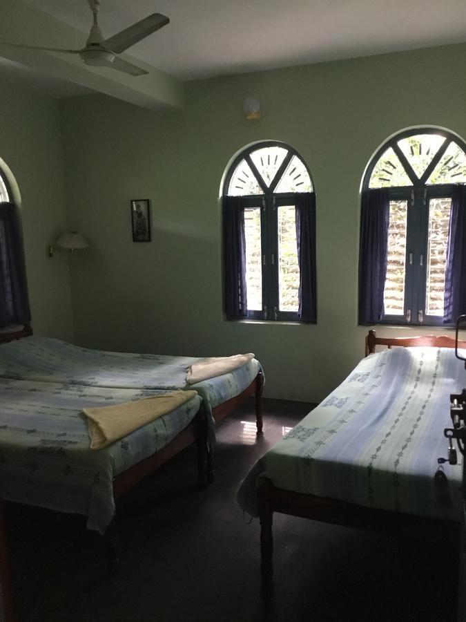 Sacred Valley Inn Pokhara Esterno foto