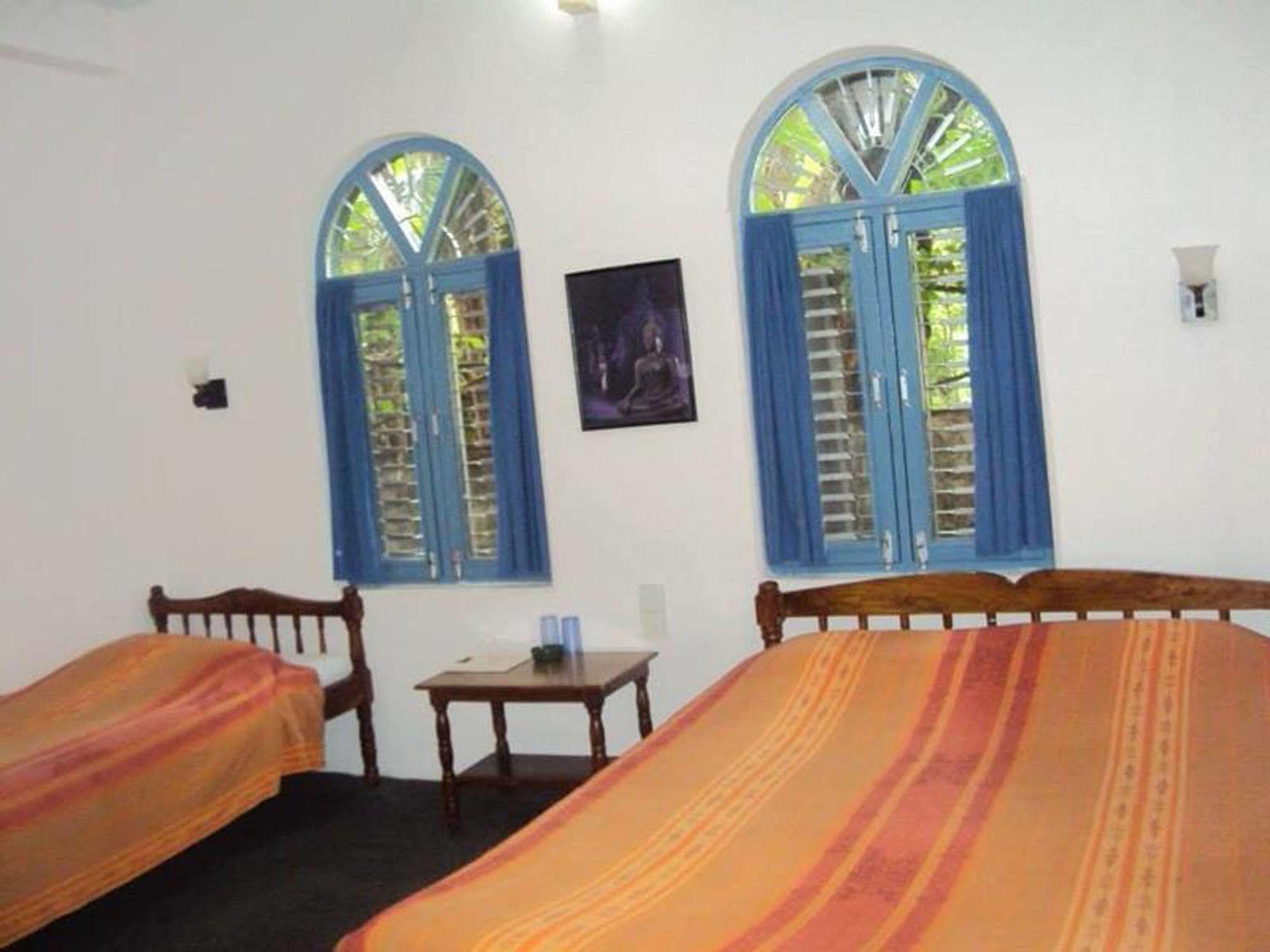 Sacred Valley Inn Pokhara Esterno foto