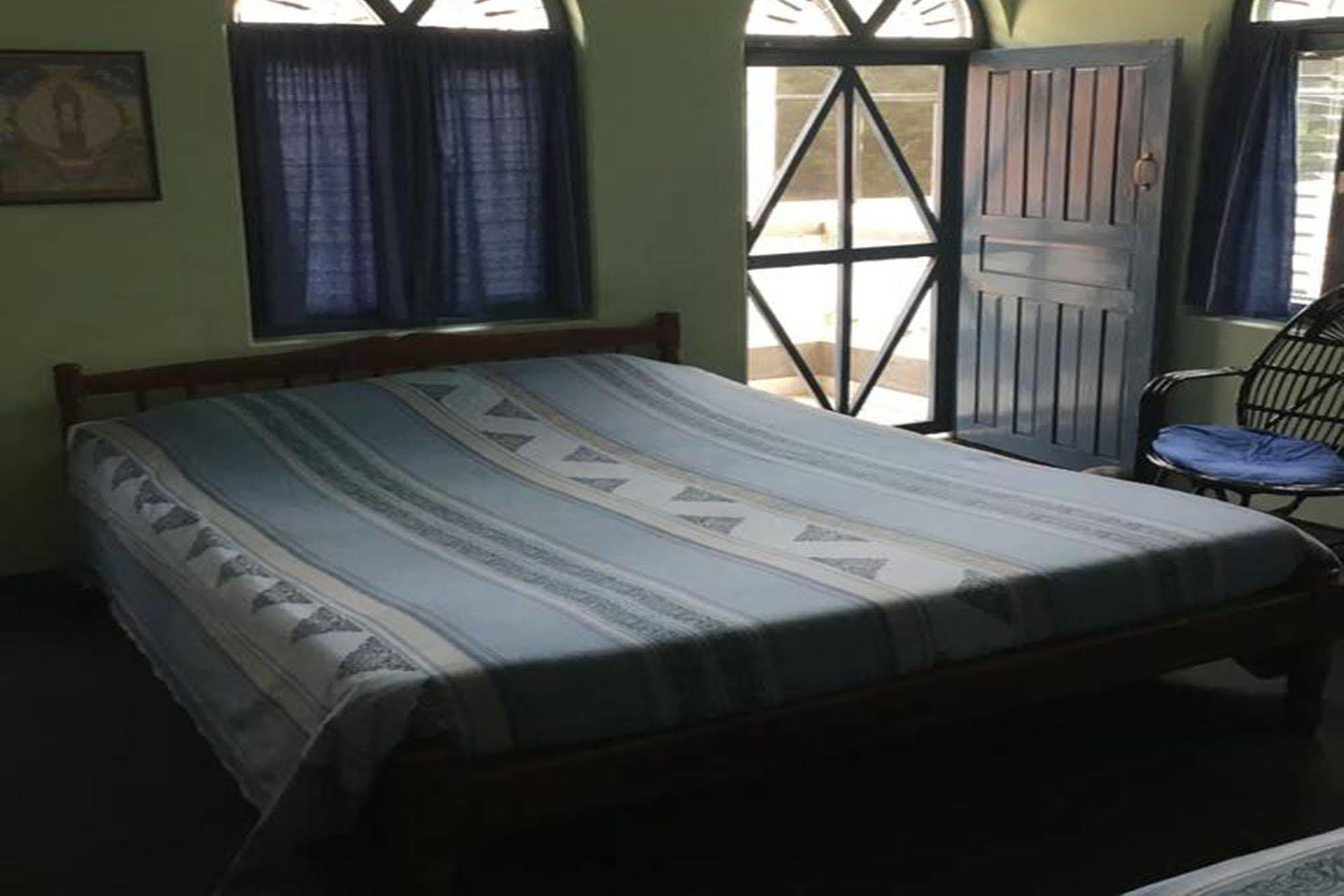 Sacred Valley Inn Pokhara Esterno foto