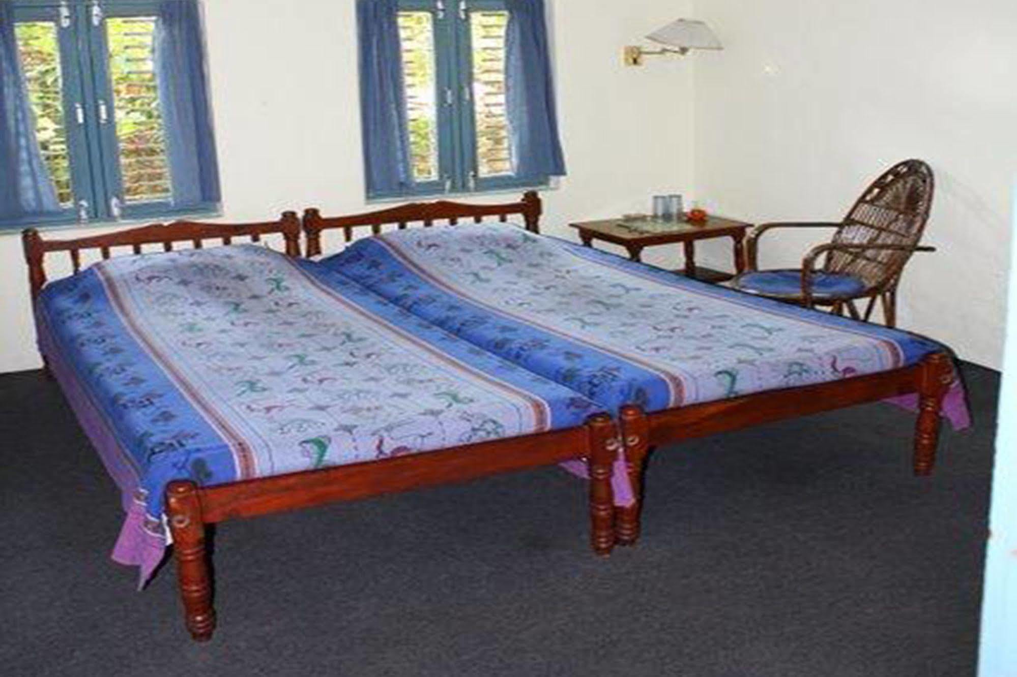 Sacred Valley Inn Pokhara Esterno foto