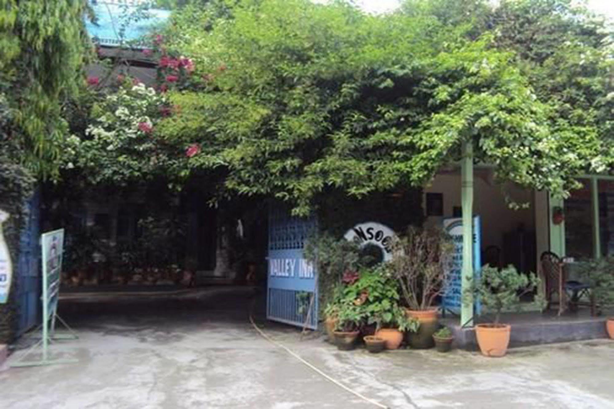 Sacred Valley Inn Pokhara Esterno foto
