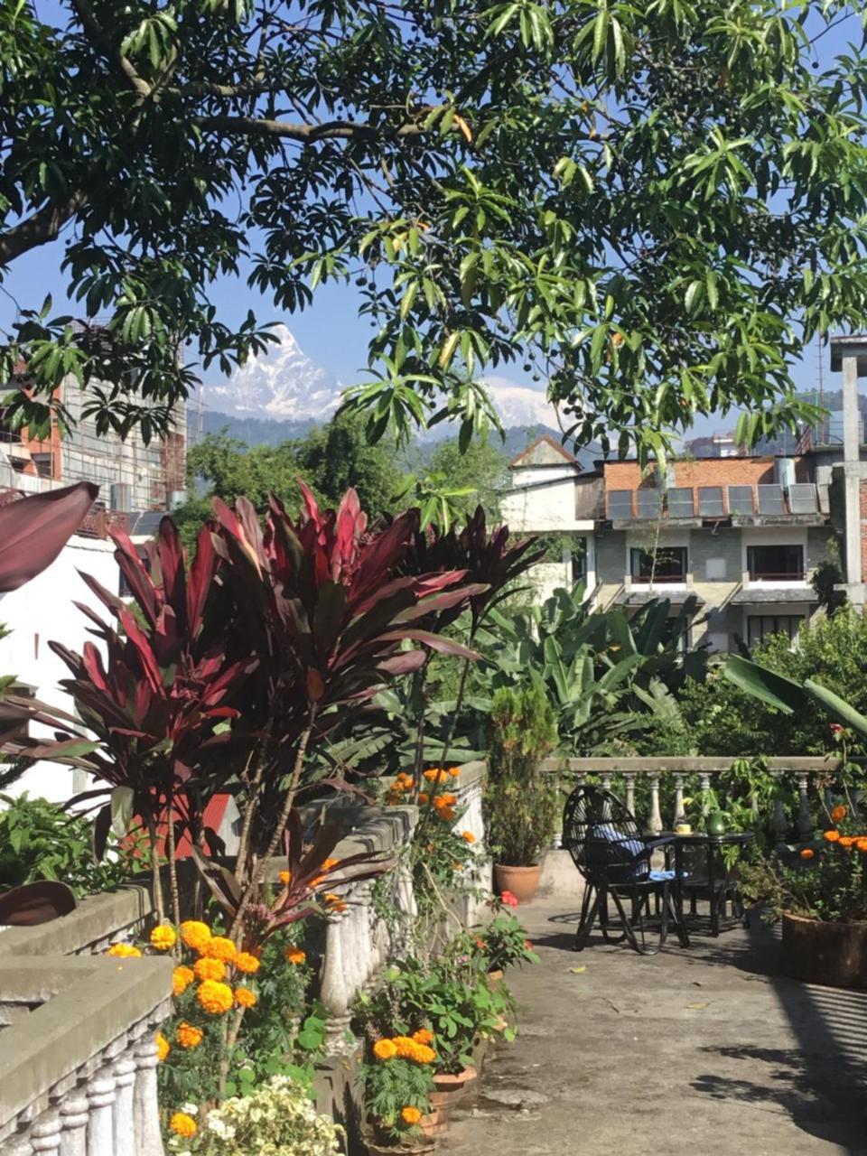Sacred Valley Inn Pokhara Esterno foto