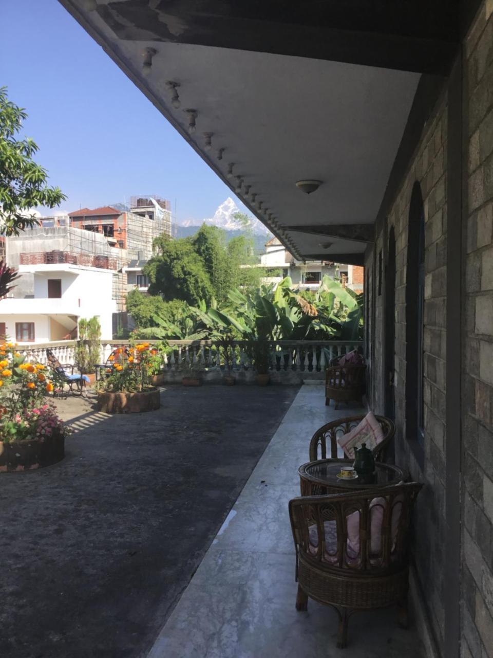 Sacred Valley Inn Pokhara Esterno foto